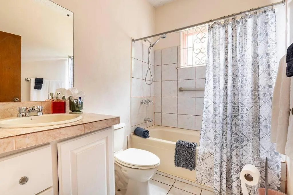 Shaw Park Gem Apt 12A Ocho Rios Jamajka
