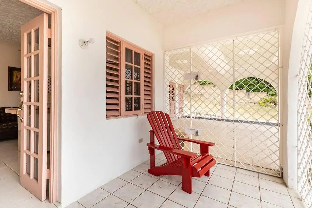 Shaw Park Gem Apt 12A Ocho Rios Jamajka